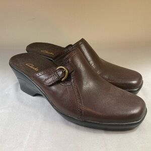 Clarks brown leather clog